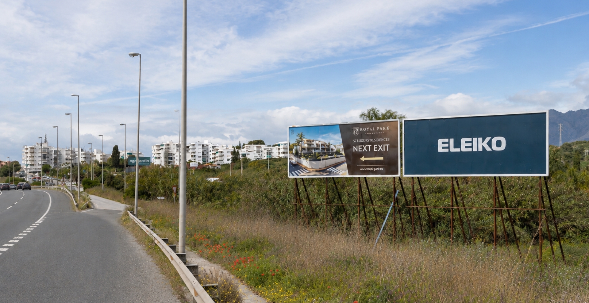 Valla ubicada en A-7 a la altura de Agrojardín | Estepona