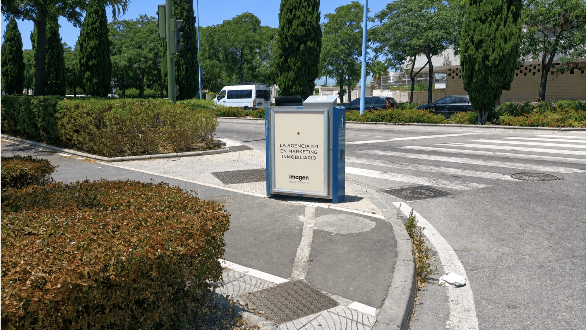 Advertising mupi   of  70x100 cm  in , San Pedro de Alcántara