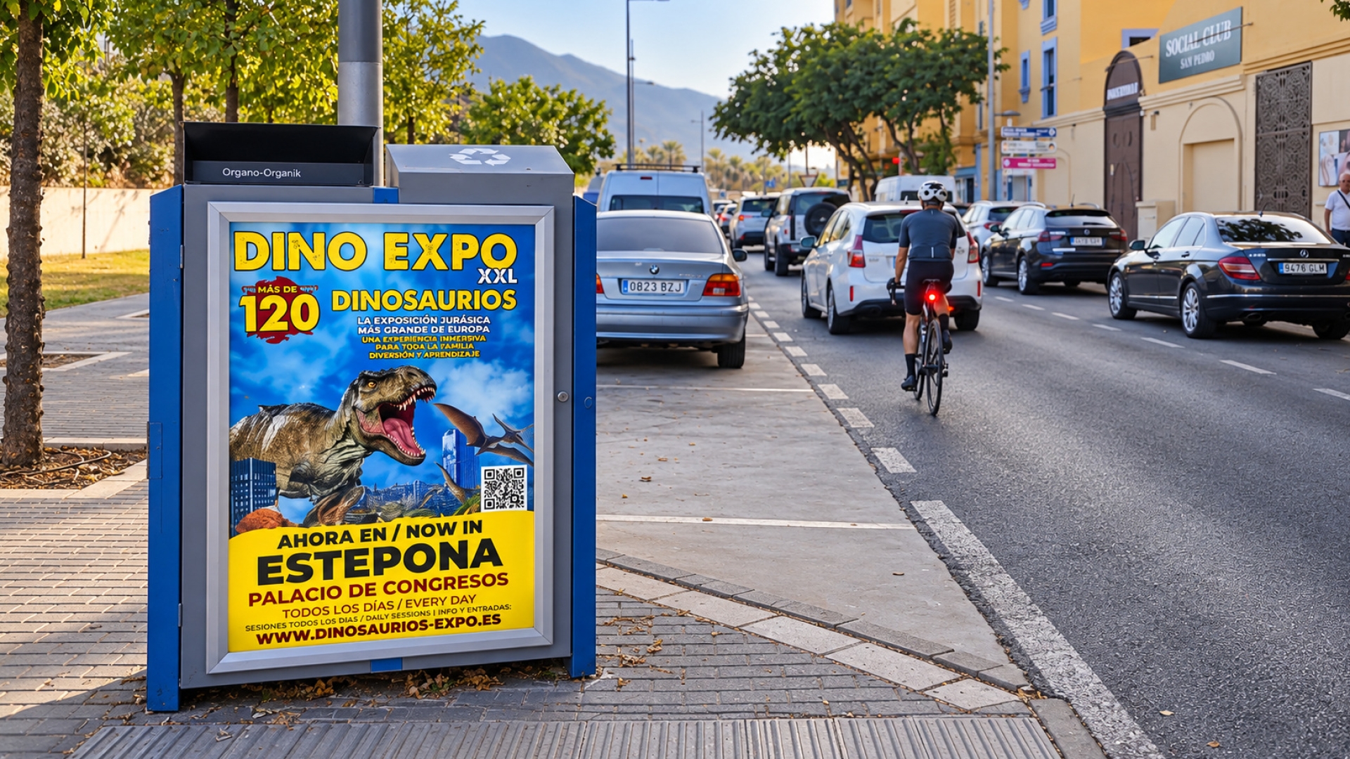 Mupi publicitario en Bulevar San Pedro de Alcántara, Málaga