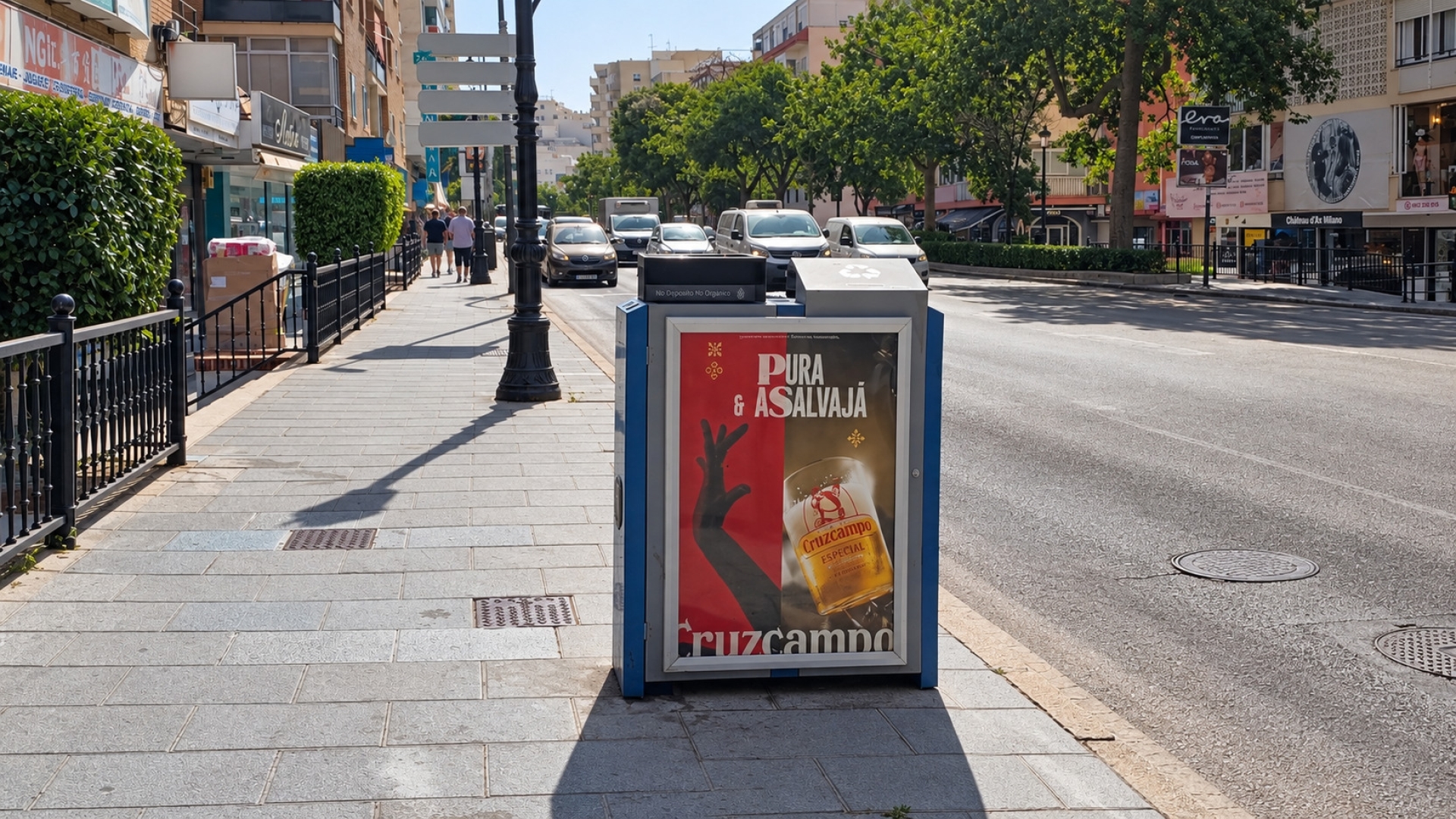Mupi publicitario en Avenida Ricardo Soriano, 48, Paseo Marítimo