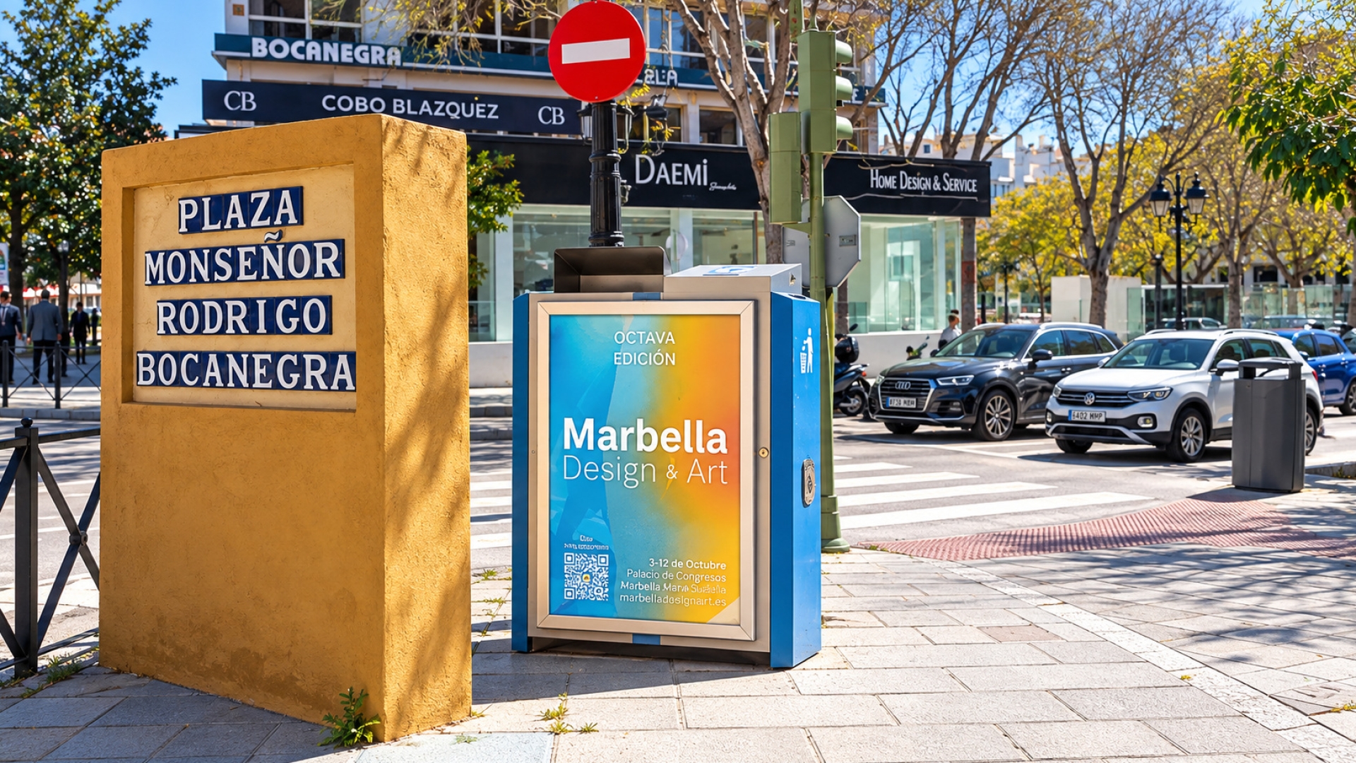Mupi publicitario en Avenida Ricardo Soriano, Calle Arturo Rubinstein, Paseo Marítimo