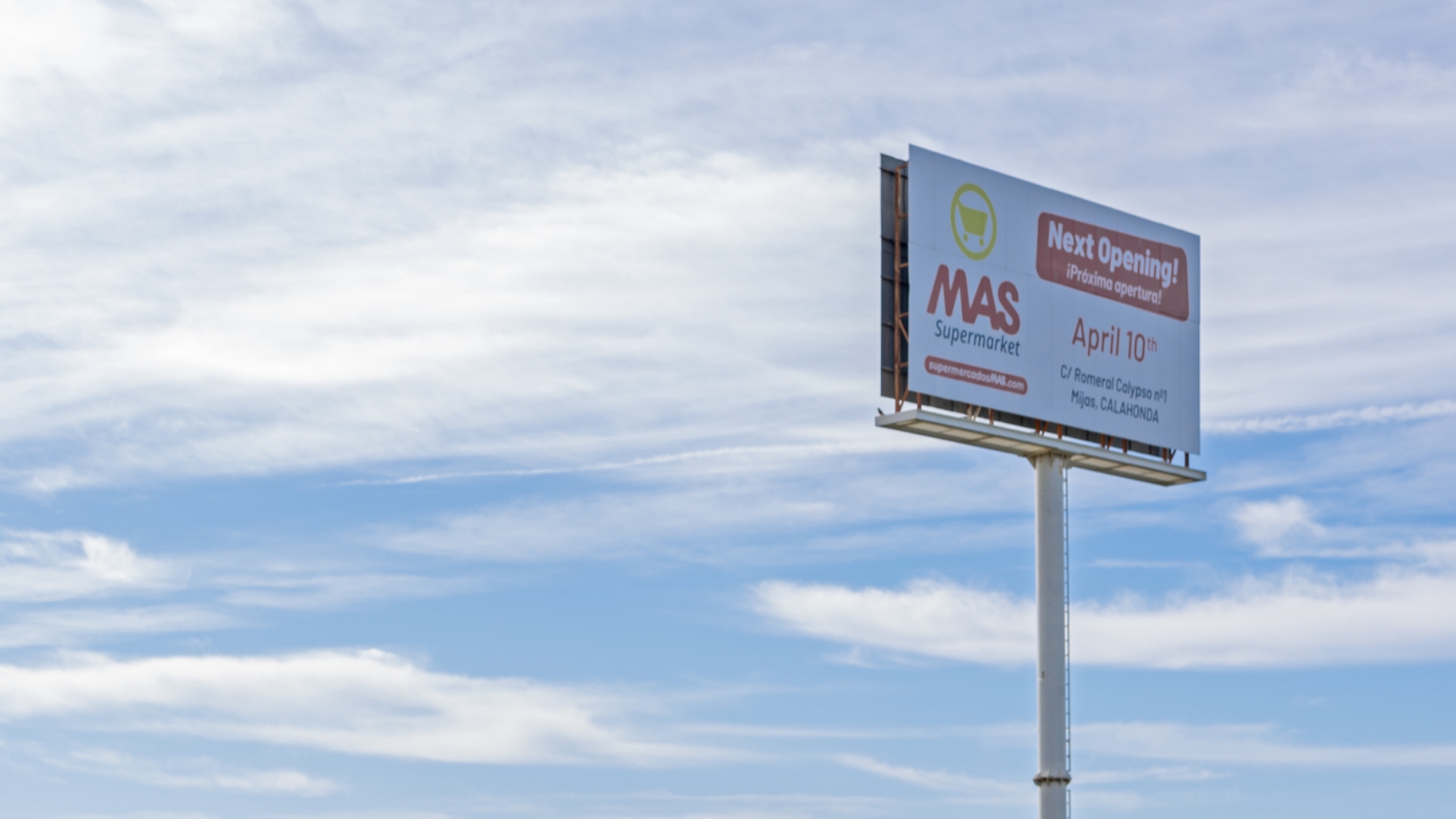 Monoposte publicitario en Marbella | Publicidad exterior