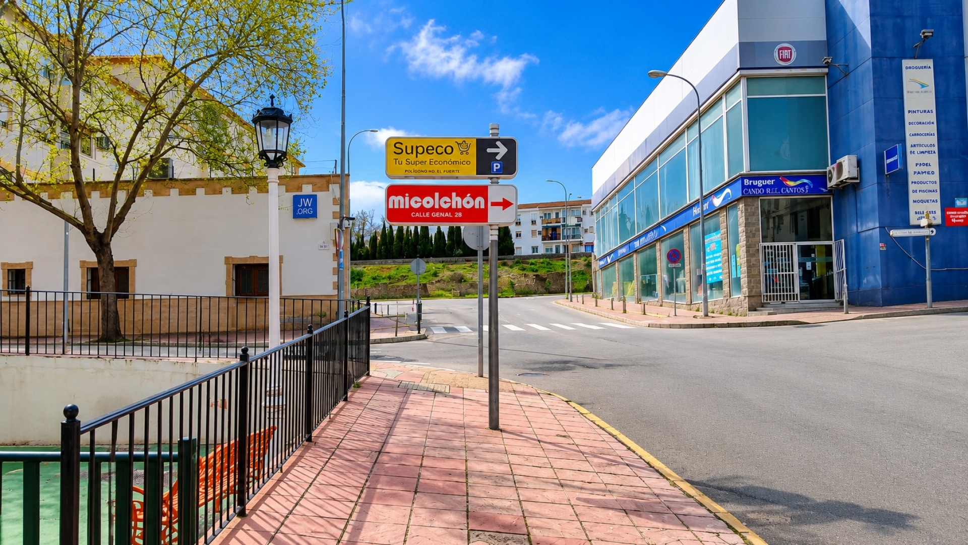 Poste publicitario   de  150x50 cm  en Ronda, Málaga