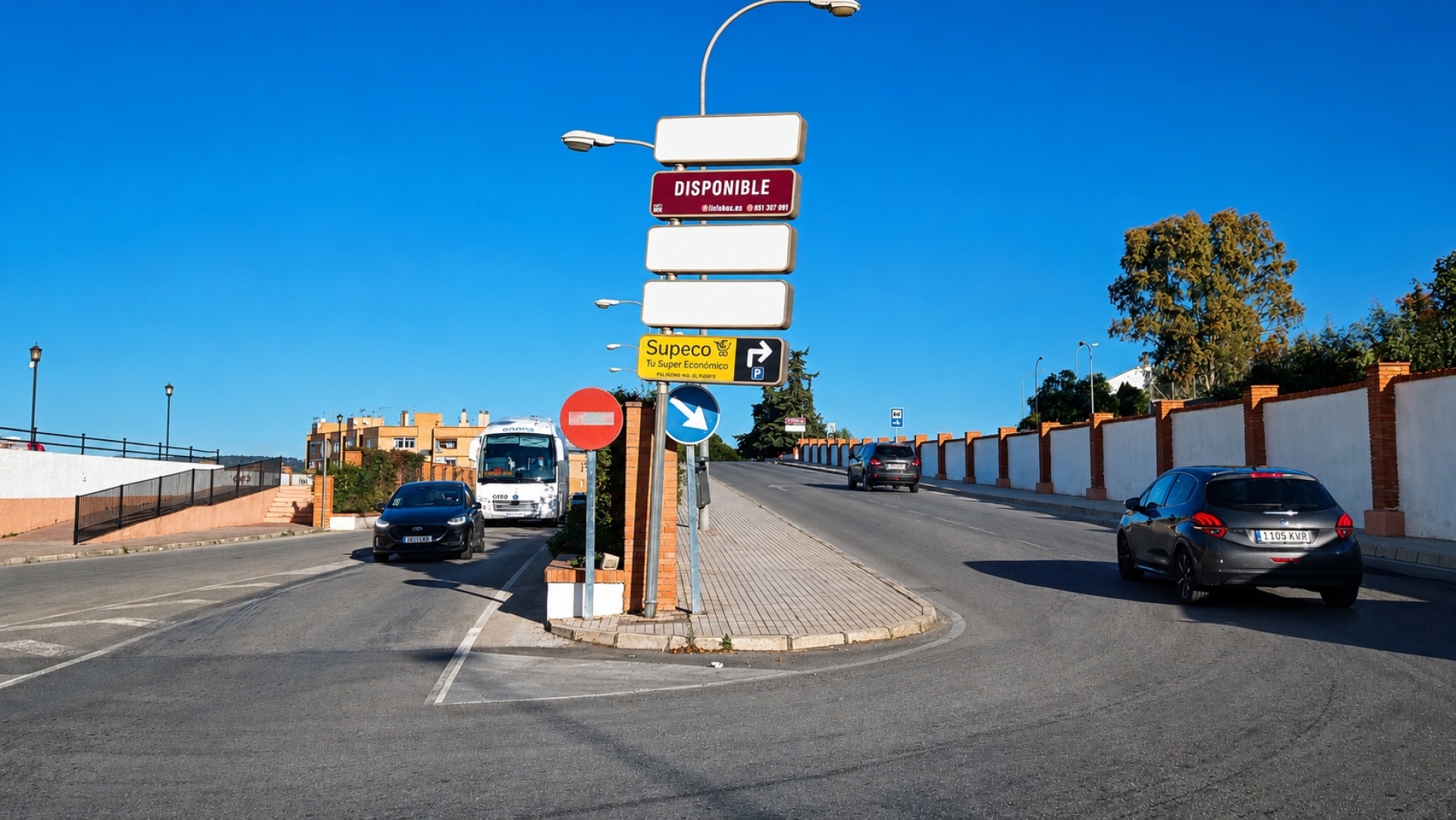 Poste publicitario   de  150x50 cm  en Ronda, Málaga