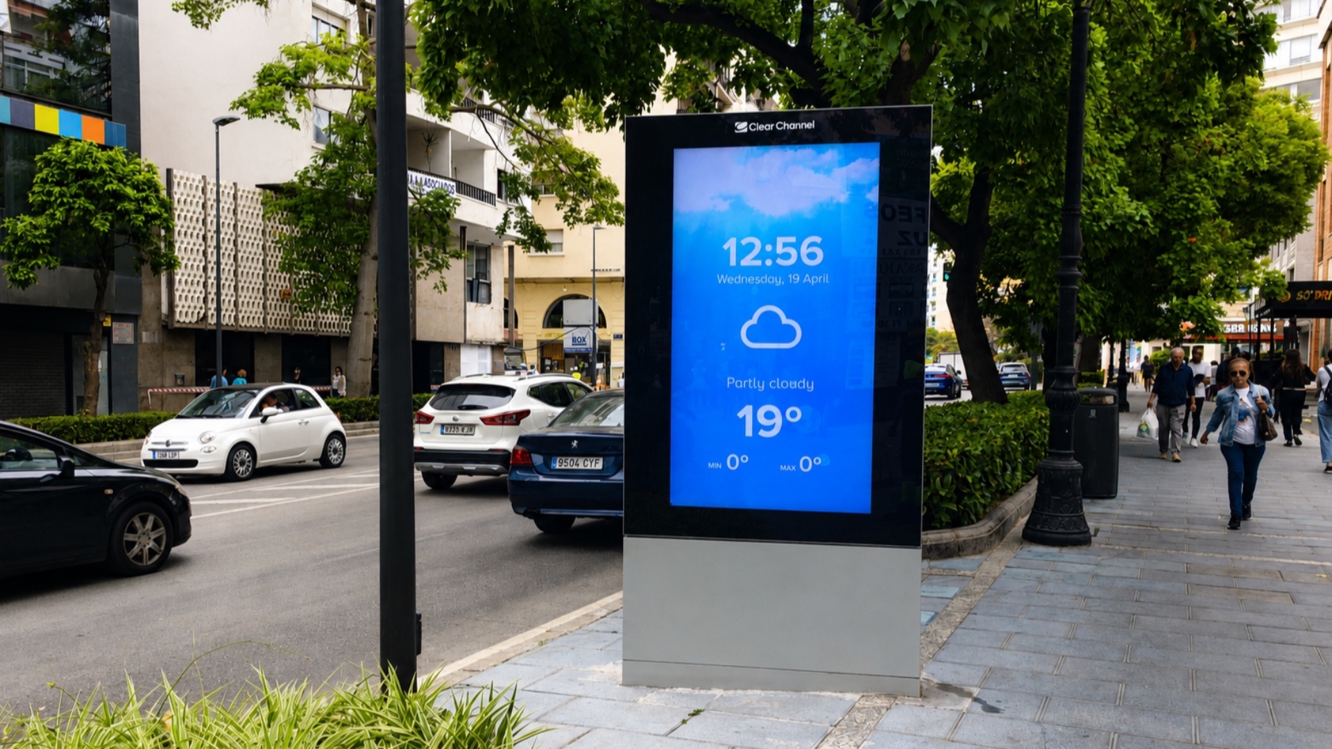 Pantalla digital publicitaria en Avda. Ricardo Soriano 26, dirección Cádiz, Marbella Ce...