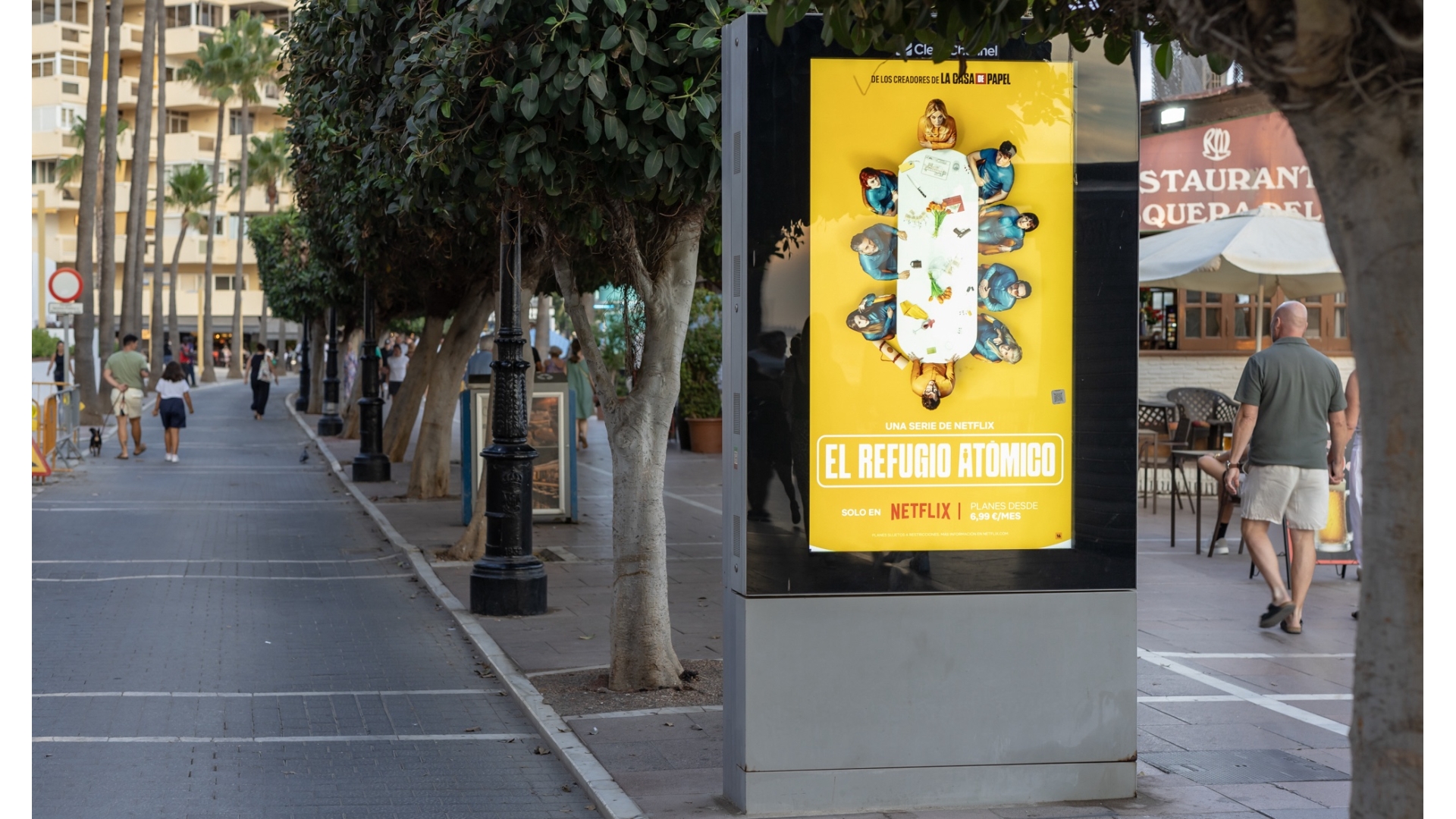 Pantalla digital publicitaria en Paseo Marítimo, altura Faro, Paseo Marítimo