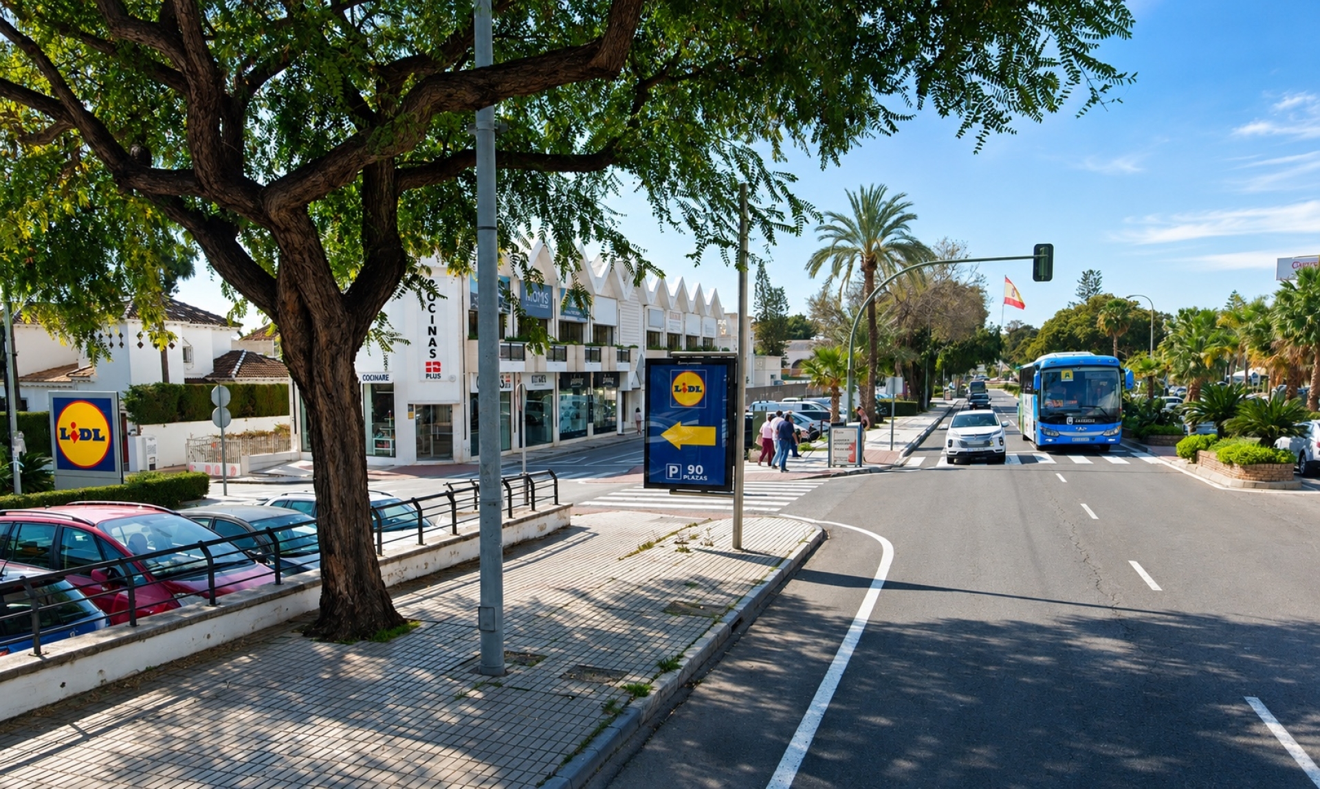 Advertising mupi on Blvd. Alfonso Príncipe Von Hohenlohe, Málaga