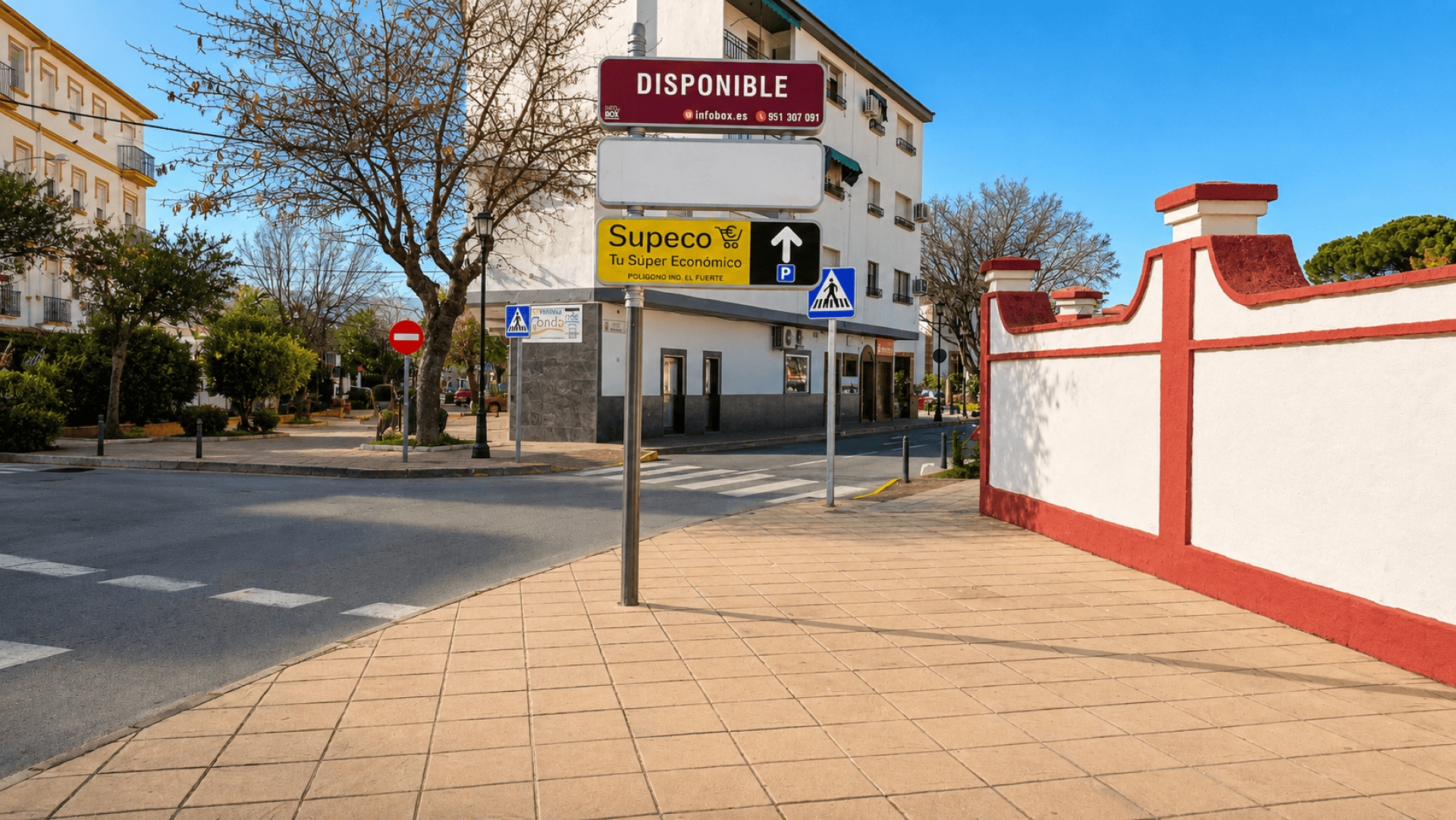 Poste publicitario   de  150x50 cm  en Ronda, Málaga