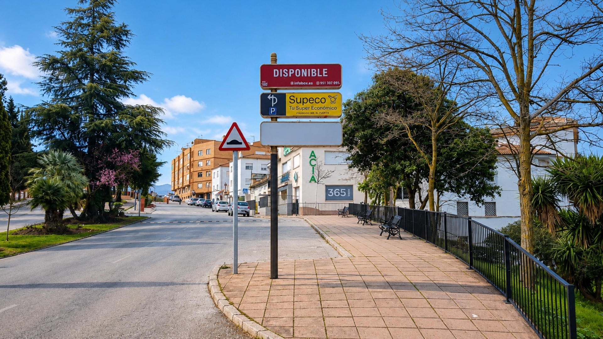 Poste publicitario   de  150x50 cm  en Ronda, Málaga