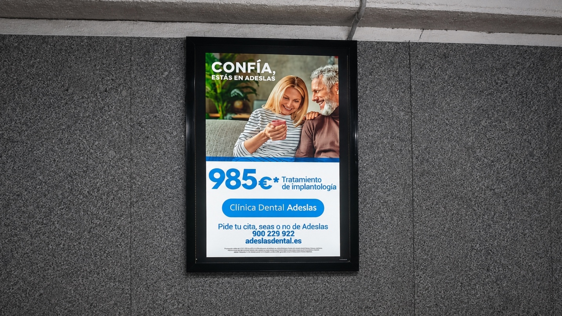 Luminoso publicitario   de  75x110 cm  en Estepona, Málaga