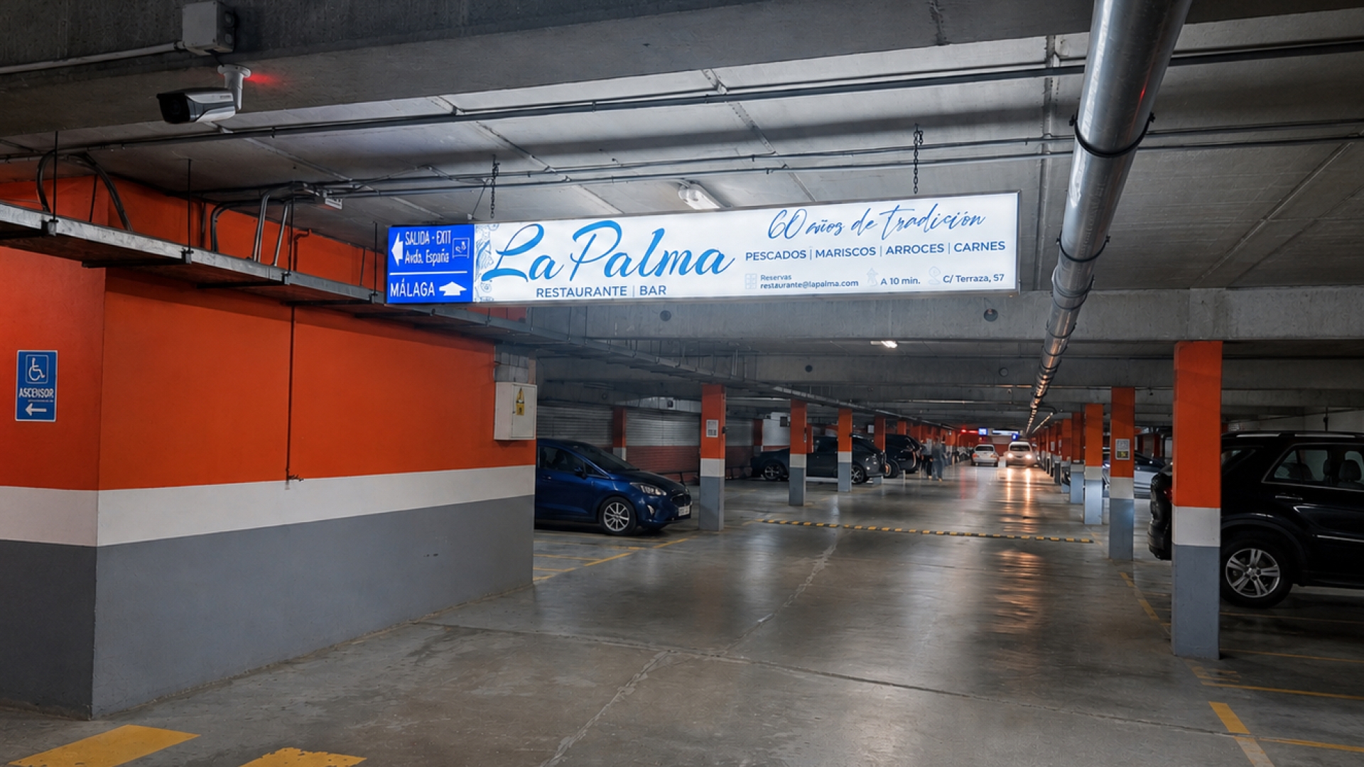 Luminoso publicitario   de  250x40 cm  en Estepona, Málaga