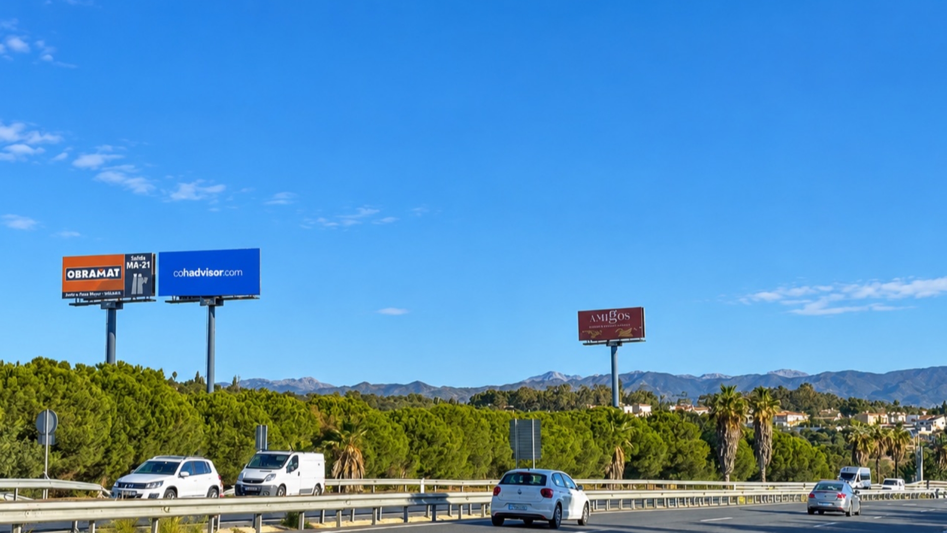 Monoposte publicitario en Málaga | Publicidad exterior