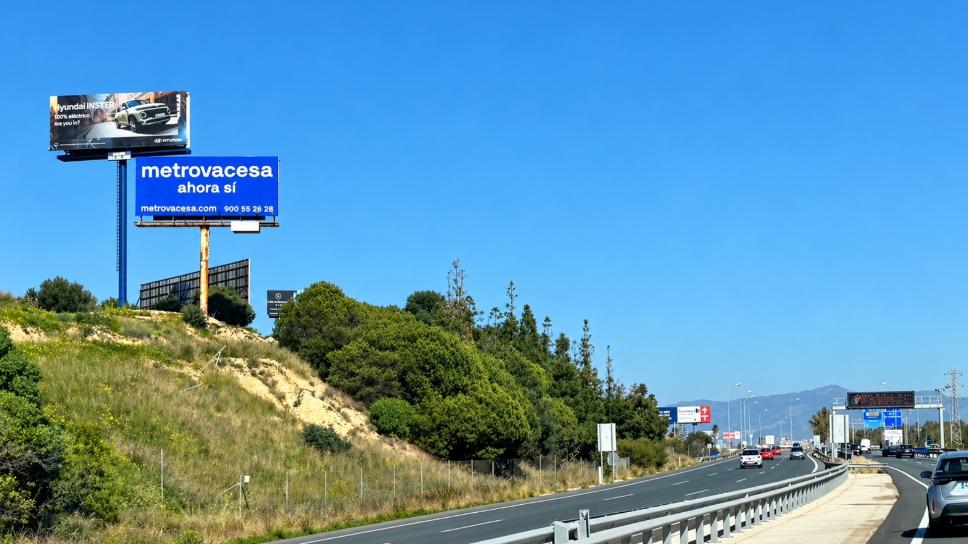Monoposte publicitario en Málaga