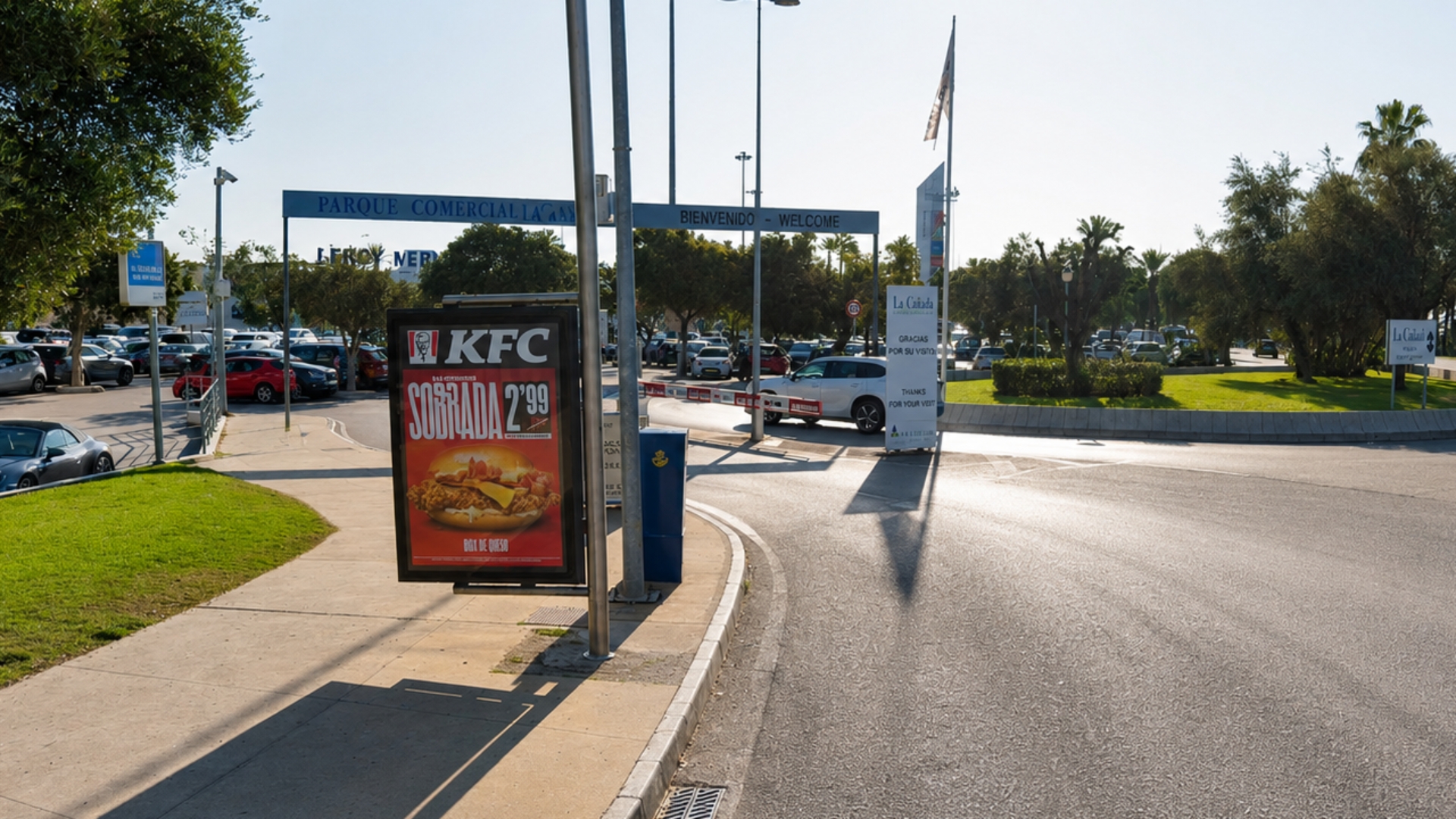 Advertising mupi on Entrance to C.C La Cañada-A la by Norauto, La Cañada