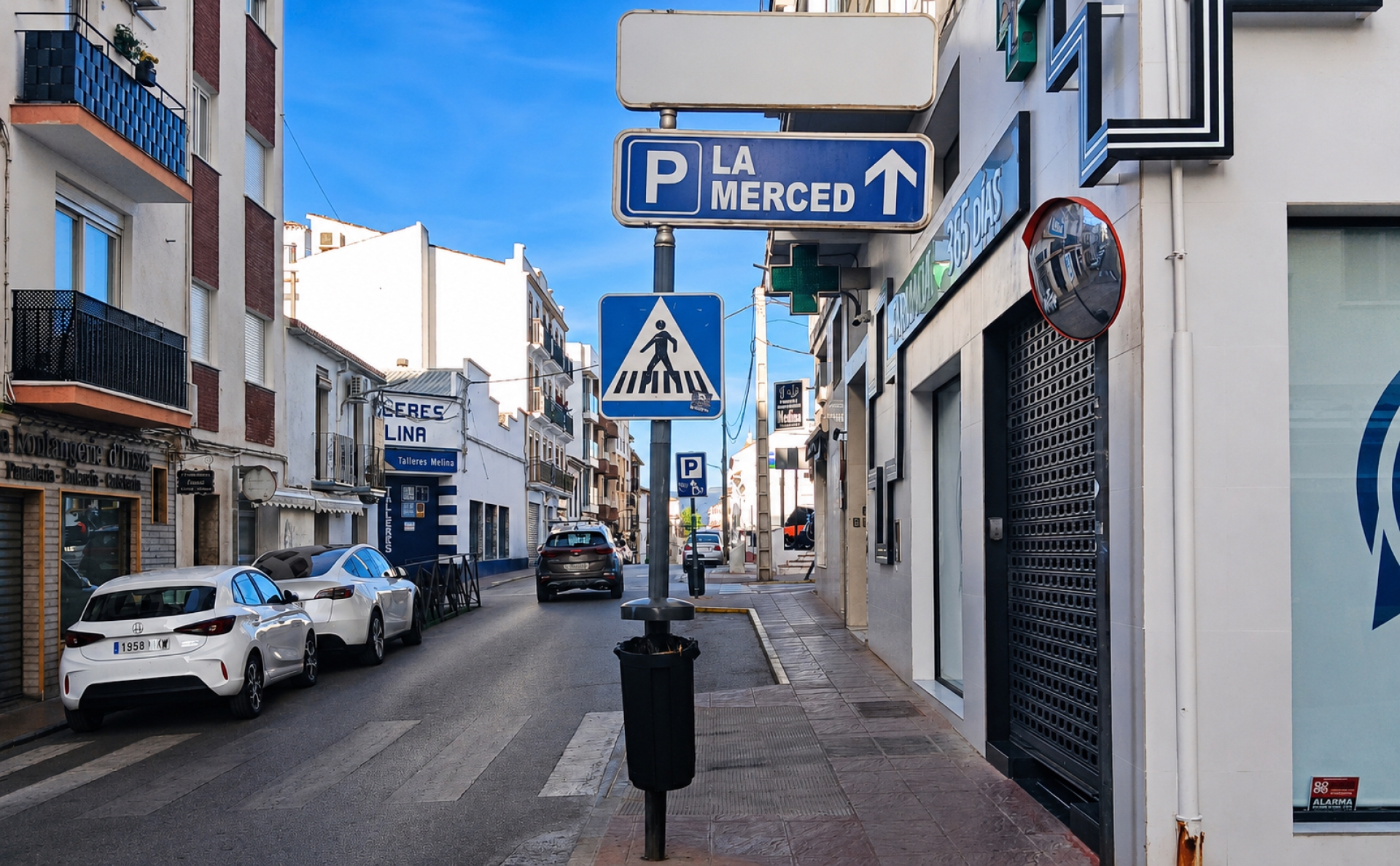 Poste publicitario   de  150x100 cm  en Ronda, Málaga