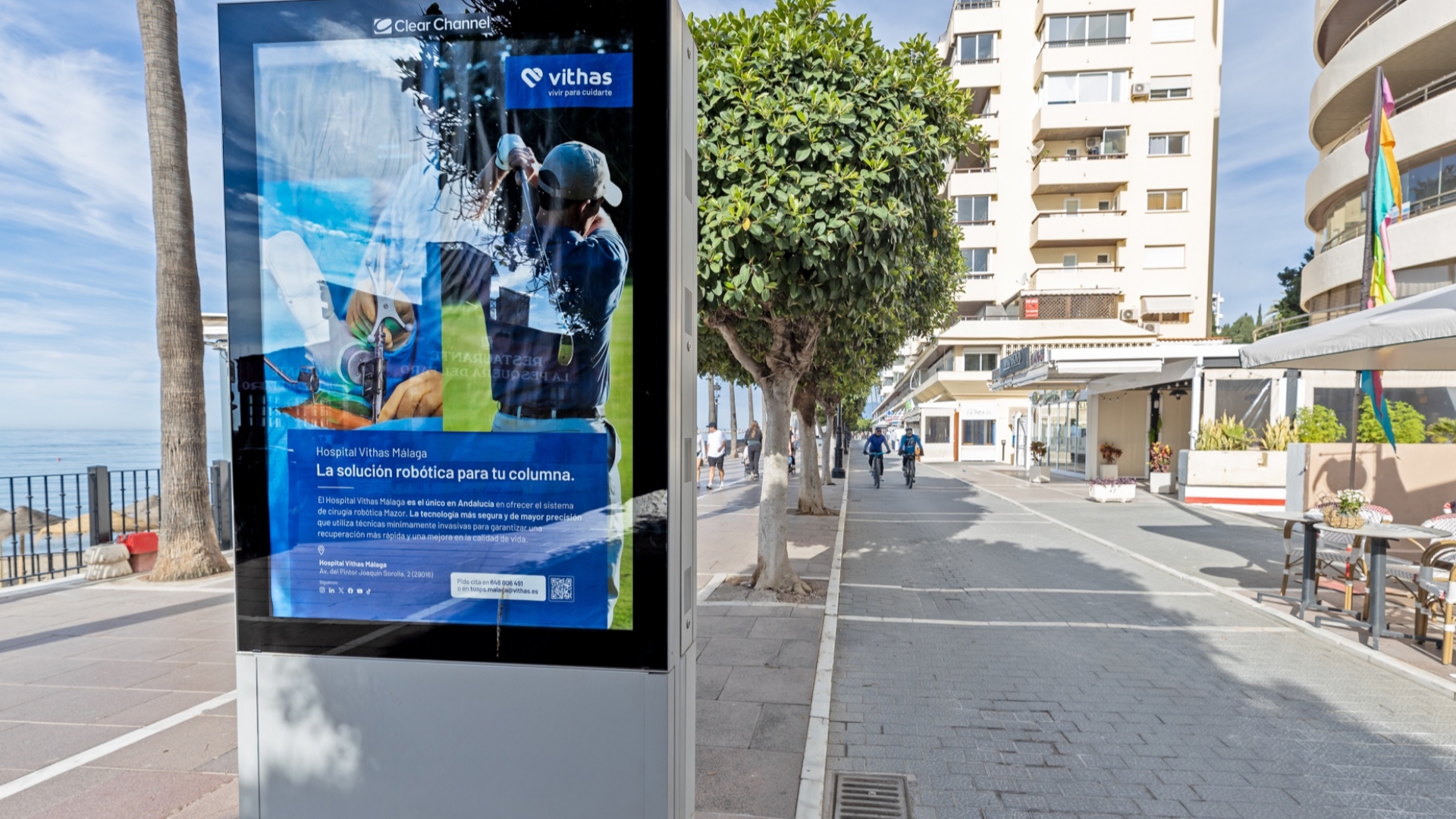 Mupi publicitario   de  176x120 cm  en , Marbella