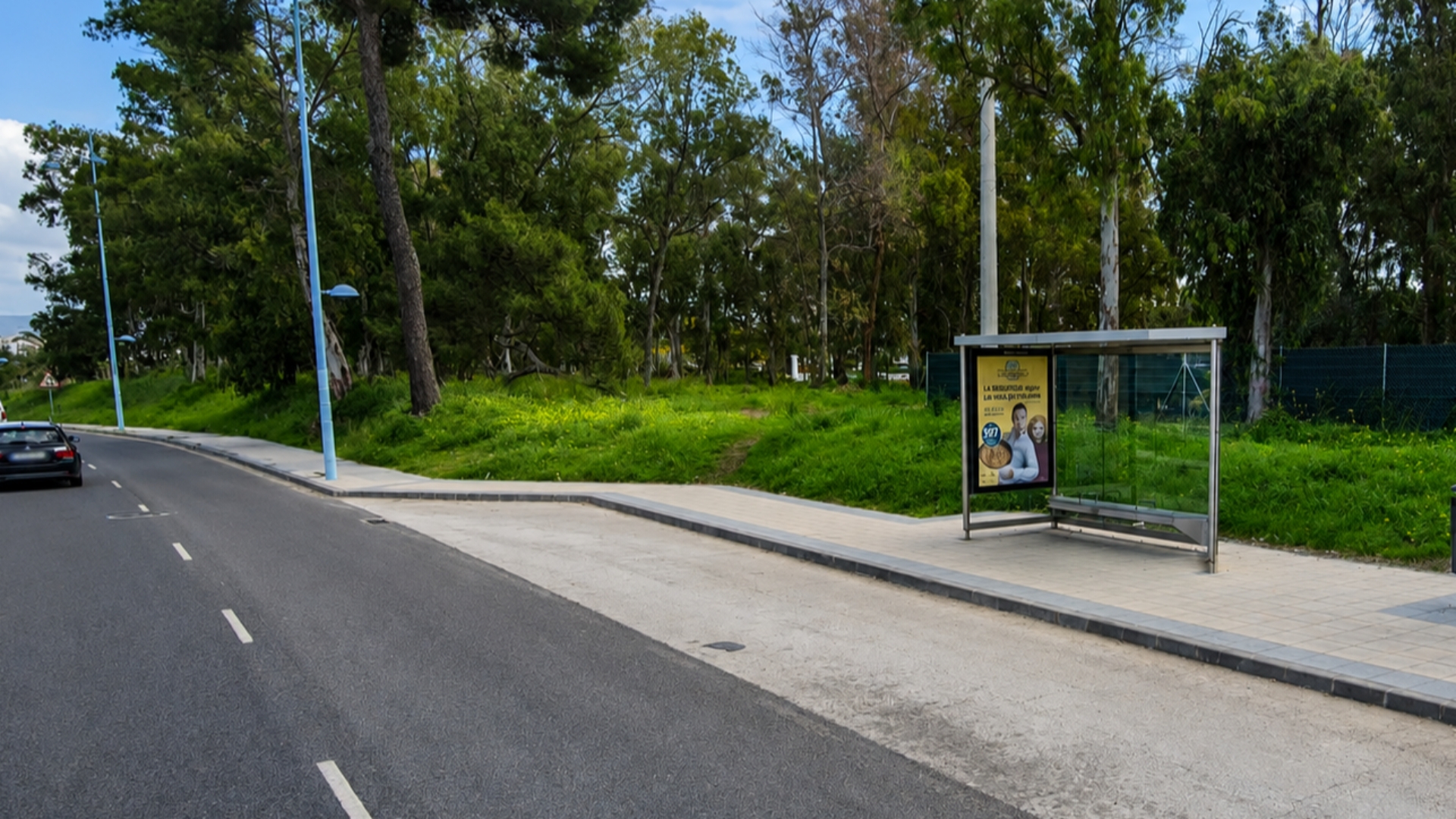 Marquesina publicitaria   de  120x175 cm  en Marbella, Málaga