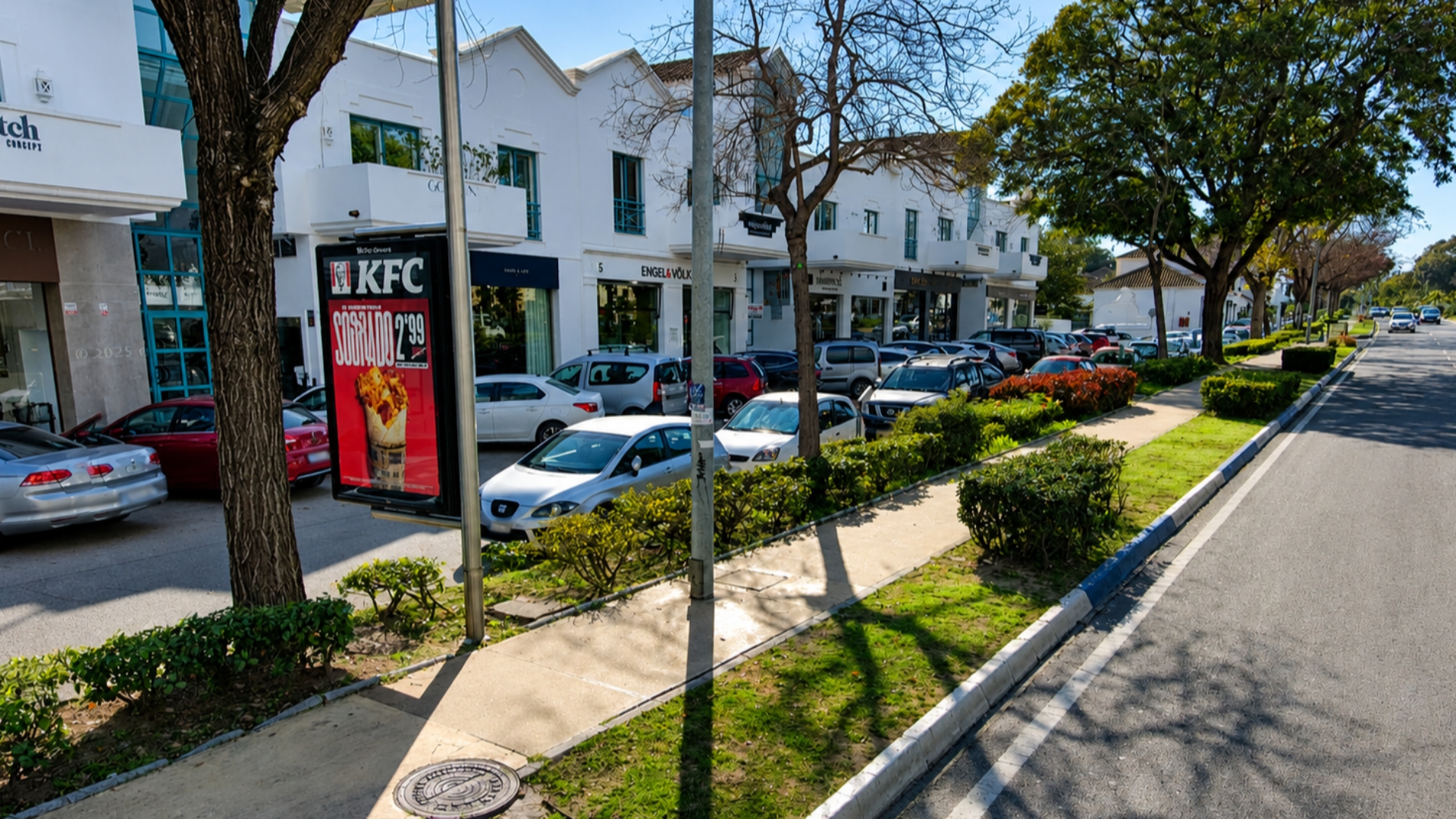 Advertising mupi on the Golden Mile, next to Centro Comercial La Poveda – Marbella