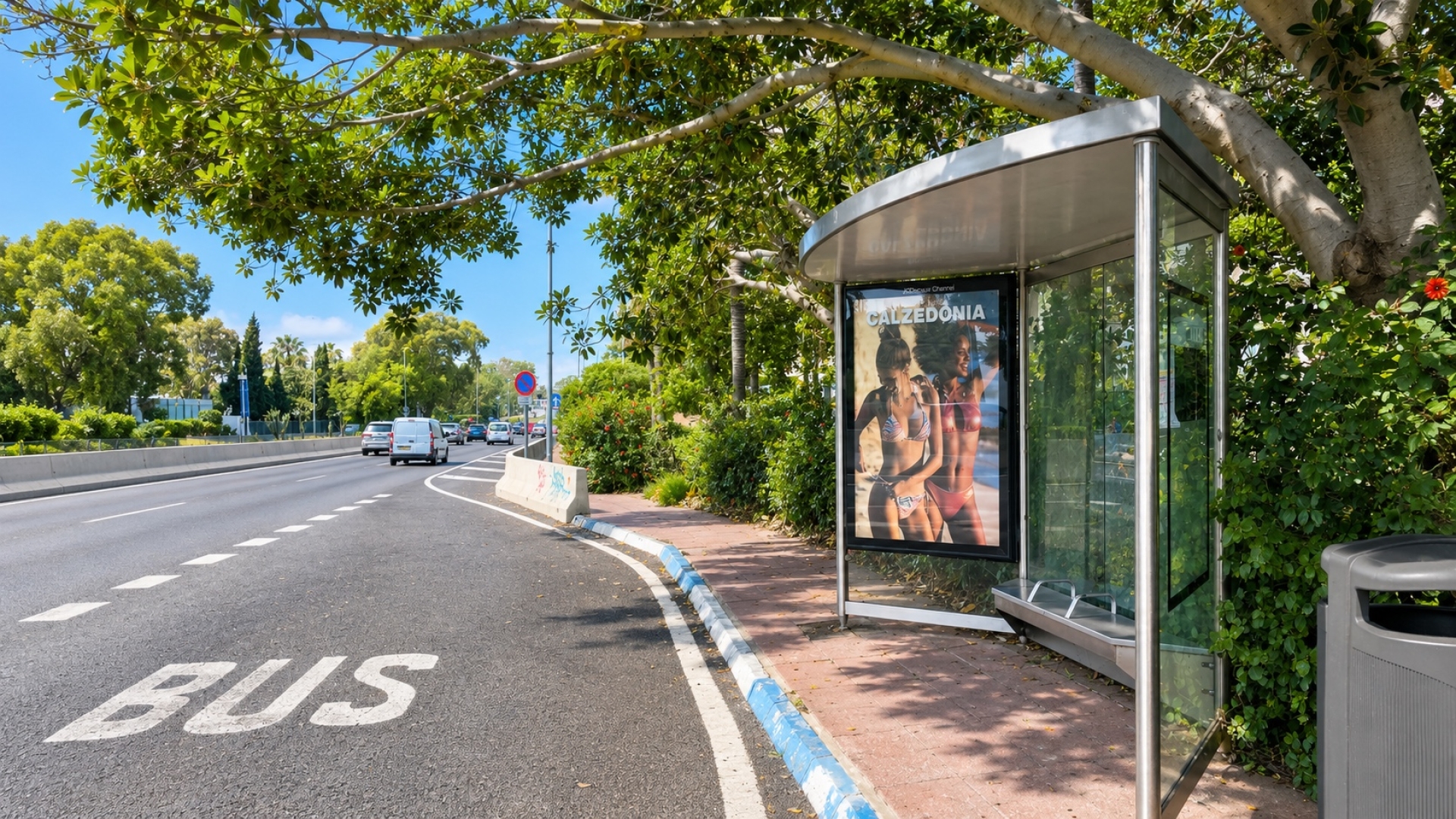Marquesina publicitaria   de  120x175 cm  en Marbella, Málaga