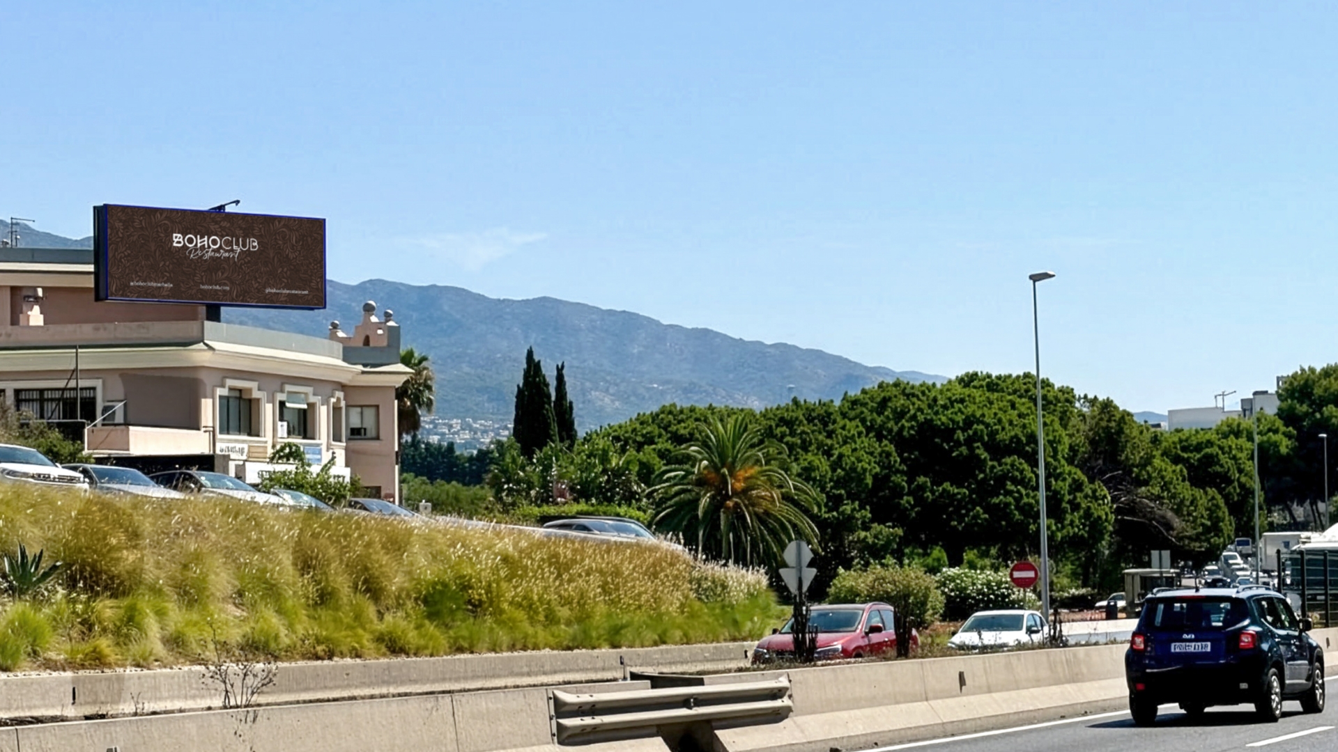 Valla Digital en CN-340, altura Puerto Banús, dir. Málaga