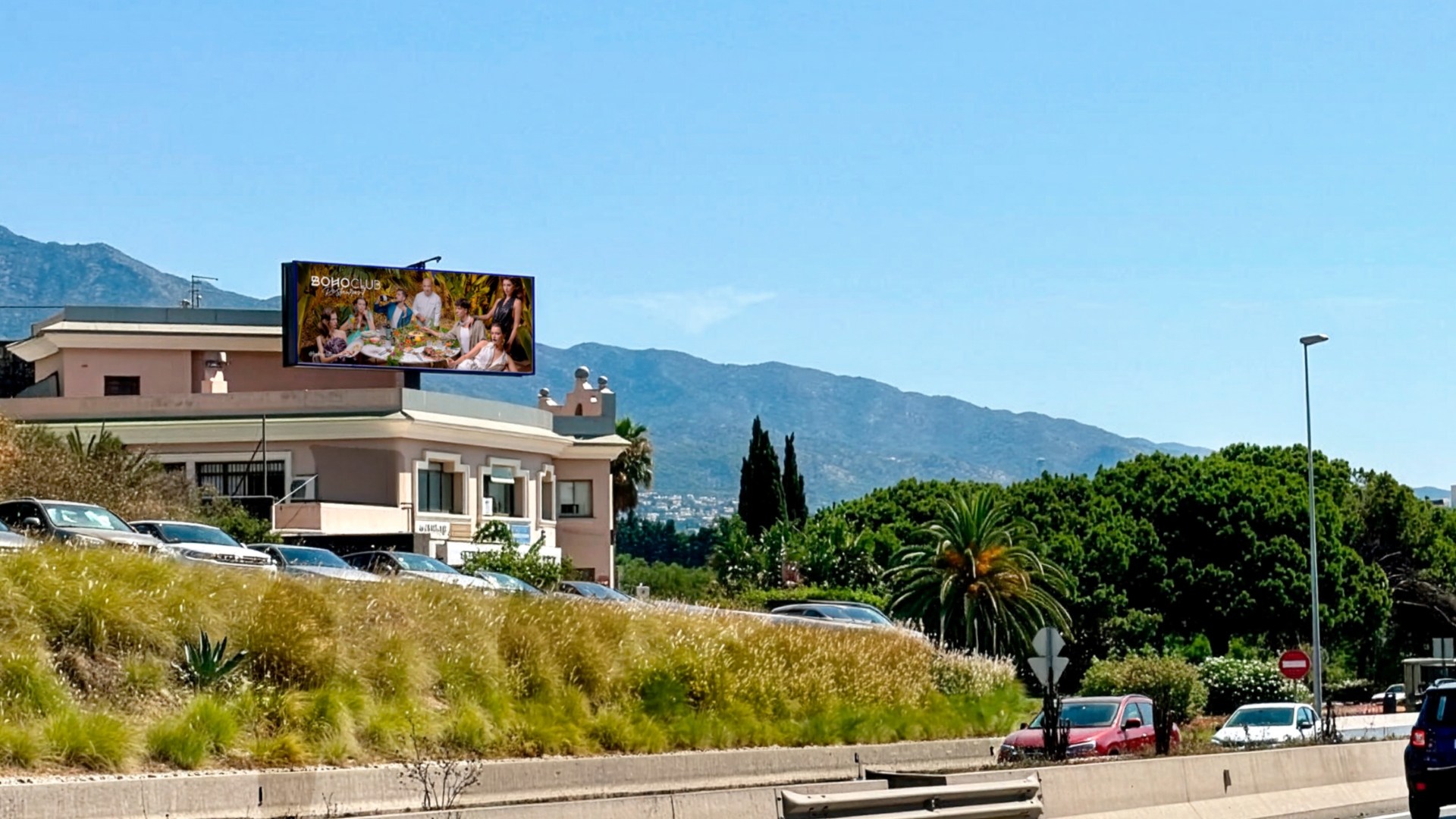 Valla Digital en CN-340, altura Puerto Banús, dir. Málaga