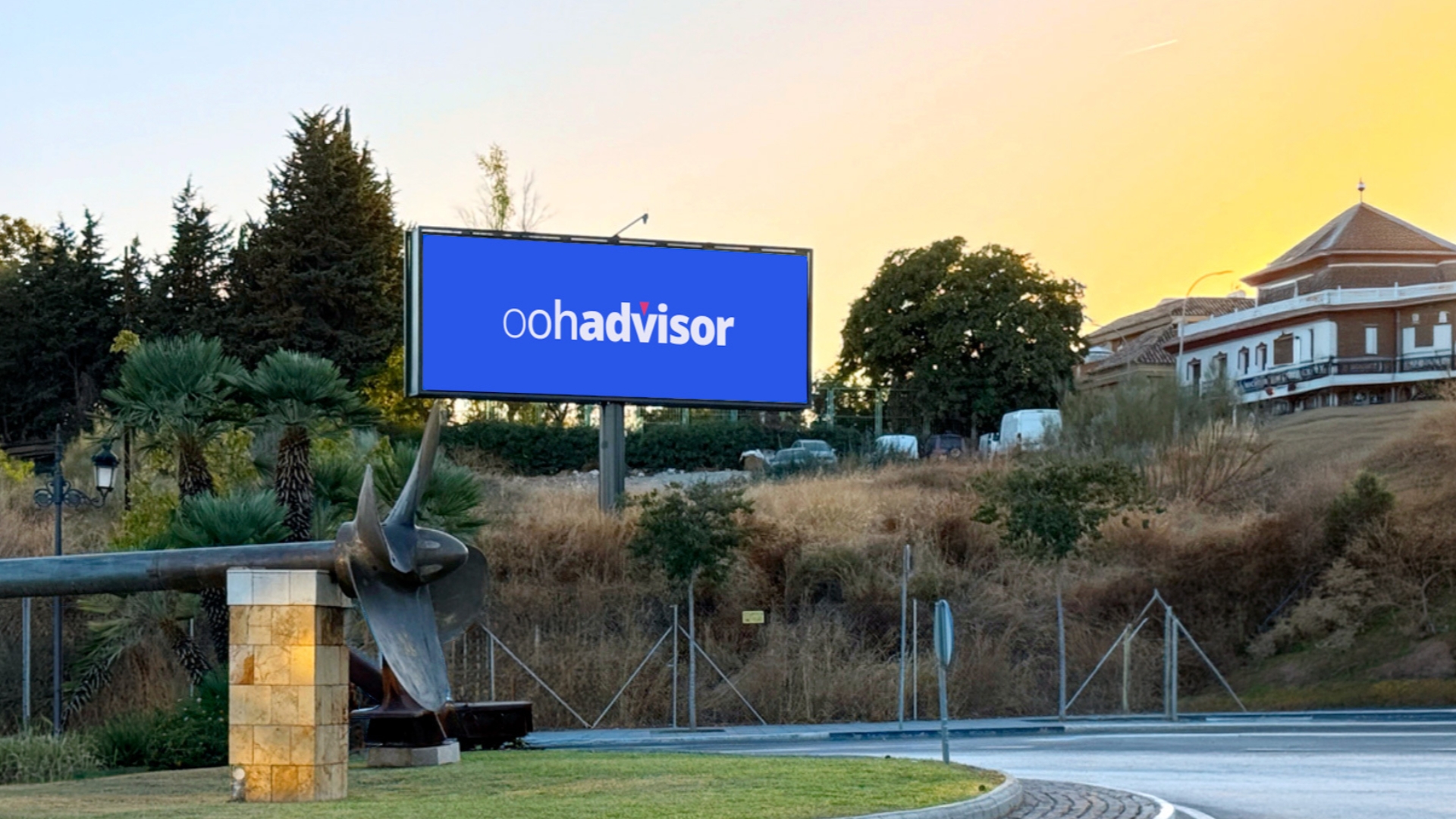 Digital Billboard, at the entrance to San Pedro, opposite BP Las Medranas