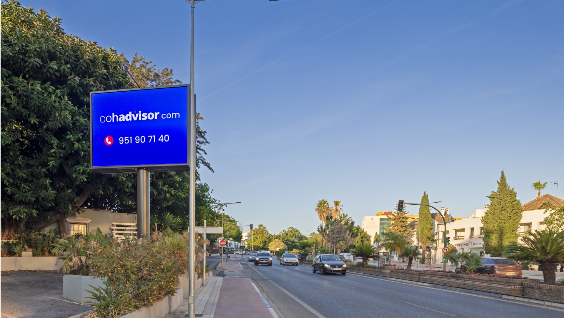 Milla de Oro, Avda. Bulevar Principe Von Hohenlohe, junto Volare