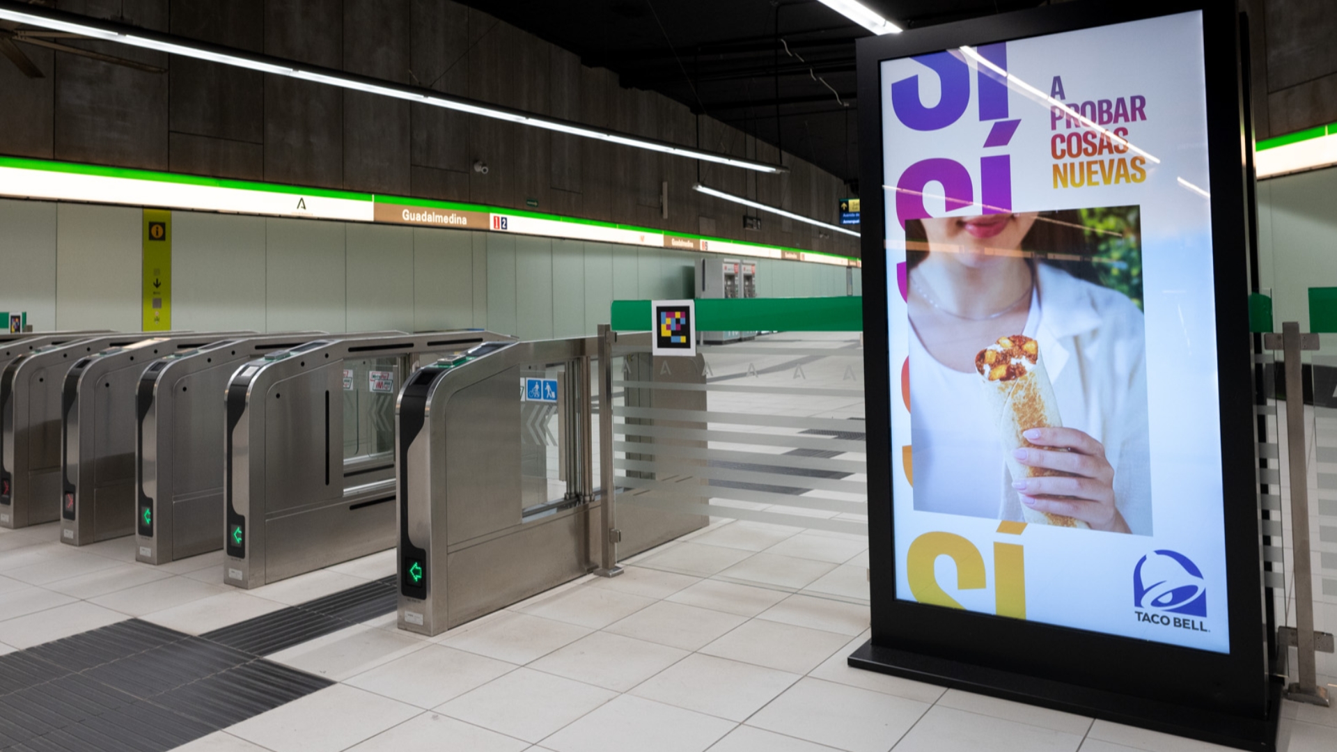 Pantalla digital en el Metro de Málaga