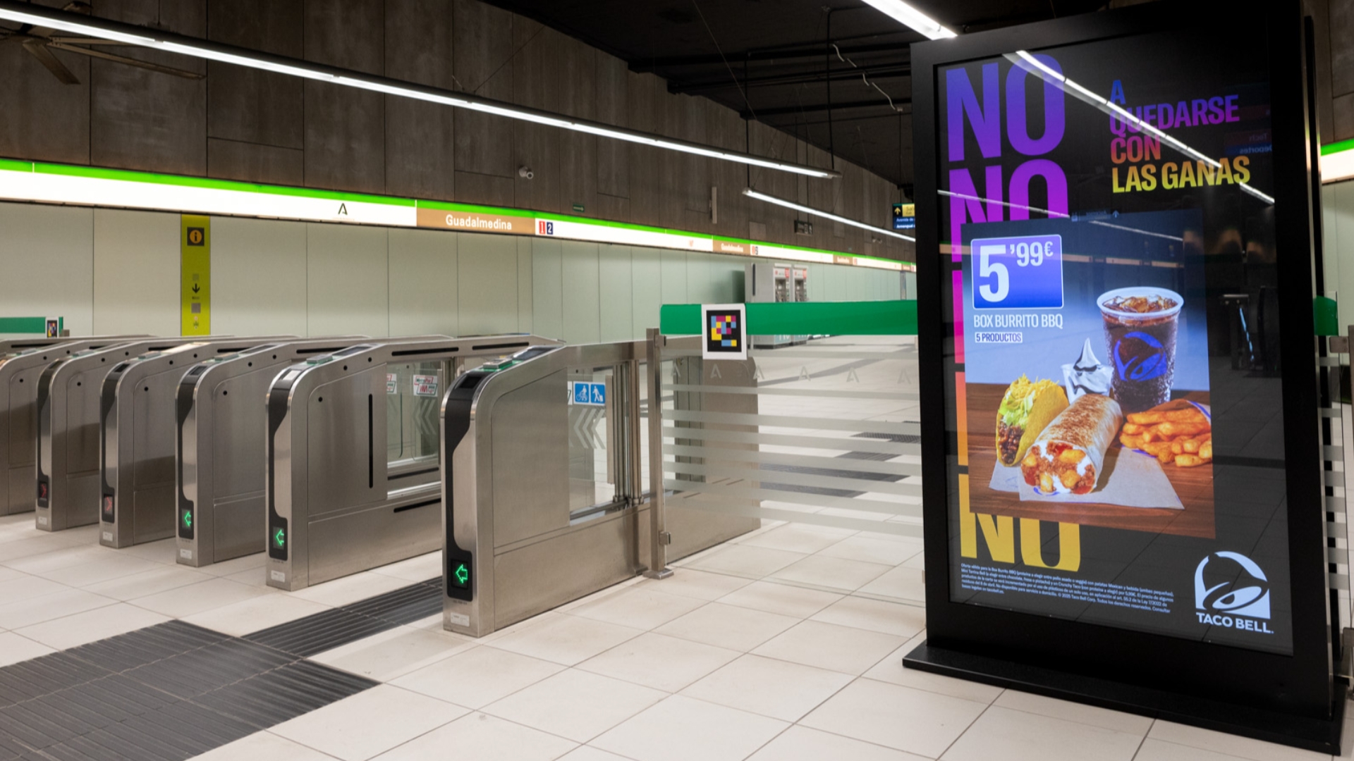 Pantalla digital en el Metro de Málaga