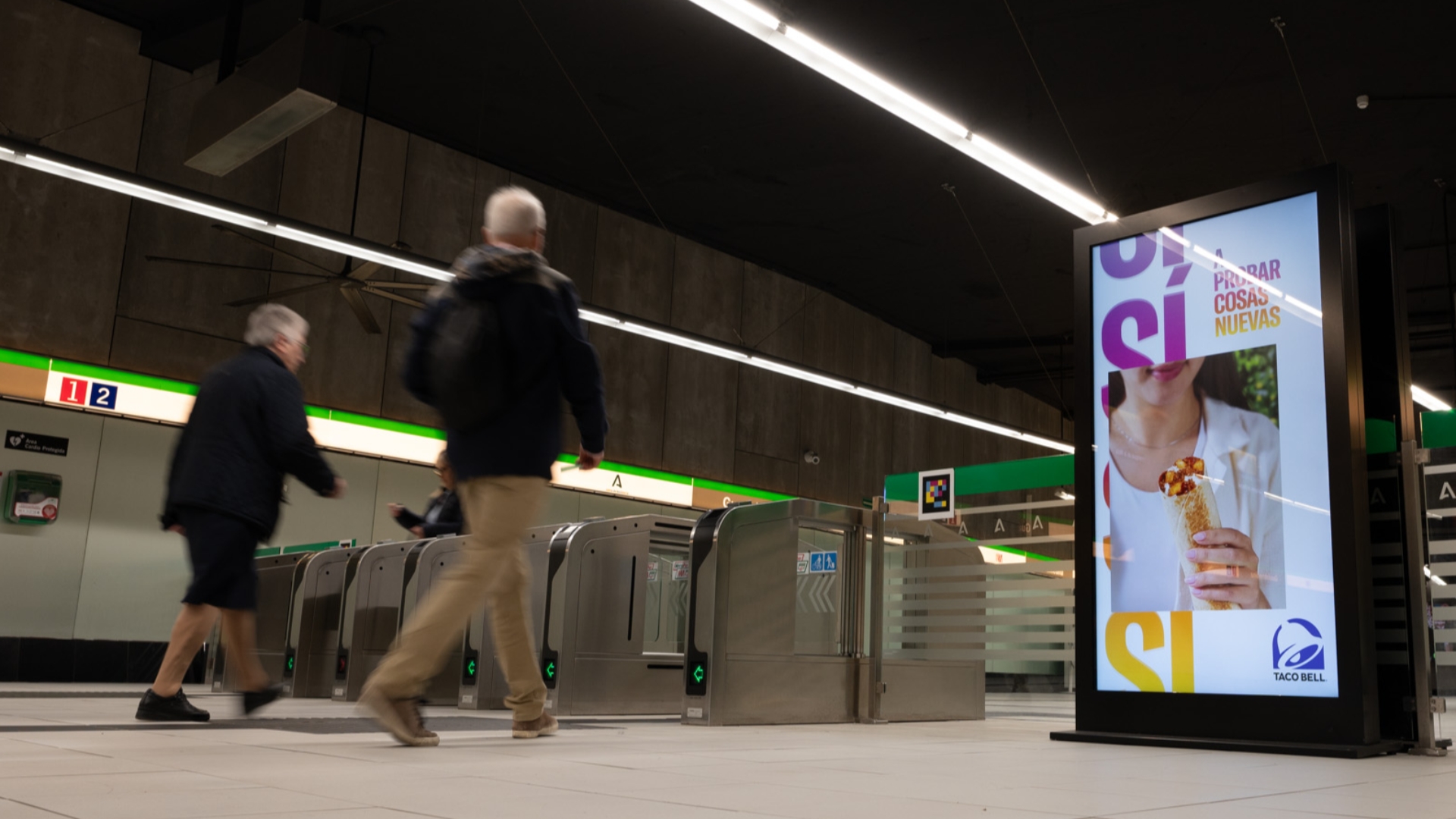 Pantalla digital en el Metro de Málaga