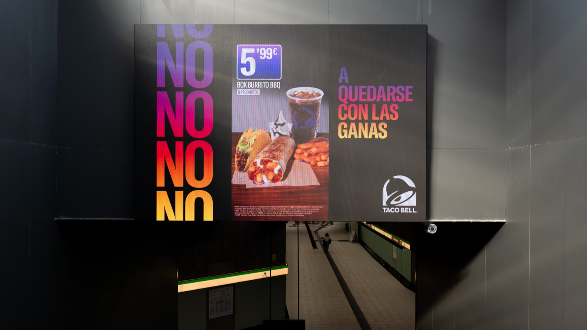 Pantalla digital en el Metro de Málaga