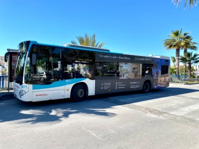 Autobus publicitario de Urban Simple en San Pedro de Alcántara, Málaga