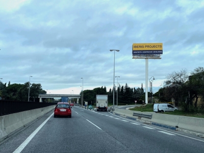 Monoposte publicitario de 10.4x4 m en Marbella, Málaga