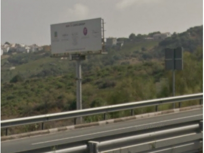 Monoposte publicitario de 10.4x4 m en Manilva, Málaga