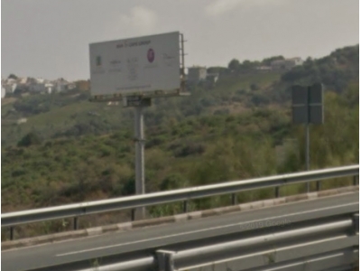 Monoposte publicitario de 8x3 m en Manilva, Málaga