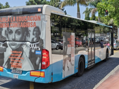 Autobus publicitario de Super Integral Articulado en Fuengirola, Málaga