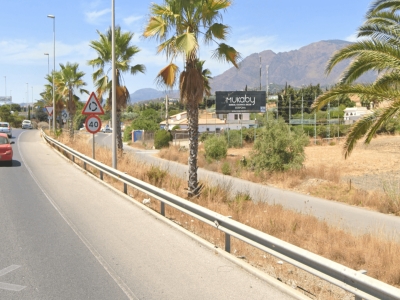 Valla publicitaria de 8x3 m en Estepona, Málaga