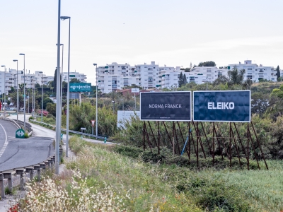 Valla publicitaria de 8x3 m en Estepona, Málaga