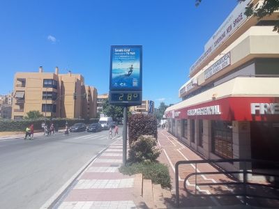 Reloj publicitario de 120x175 cm en Marbella, Málaga