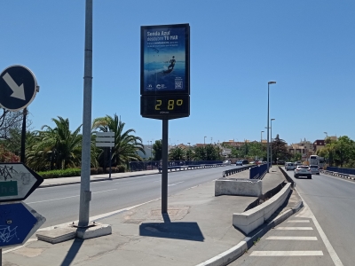 Reloj publicitario de 120x175 cm en Marbella, Málaga