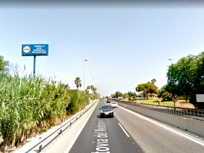 Monoposte publicitario de 10.4x4 m en Estepona, Málaga