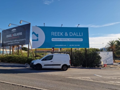 Valla publicitaria de 8x3 m en Marbella, Málaga