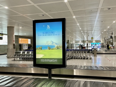 Mupi publicitario de 176x120 cm en Málaga, Málaga