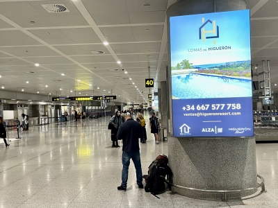 Luminoso aeropuerto de 1.5x2.4 m en Málaga, Málaga