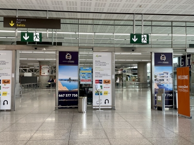 Vinilo aeropuerto en Málaga, Málaga