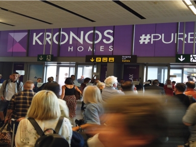 Vinilo aeropuerto en Málaga, Málaga