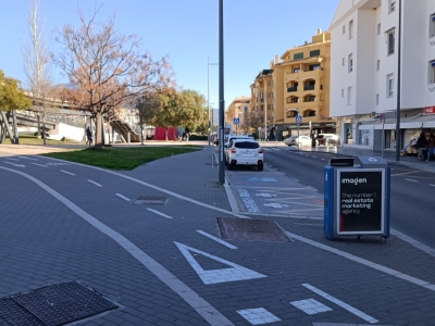Mupi publicitario de 100x70 cm en San Pedro de Alcántara, Málaga