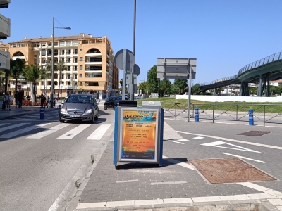Advertising mupi of 70x100 cm in San Pedro de Alcántara, Málaga