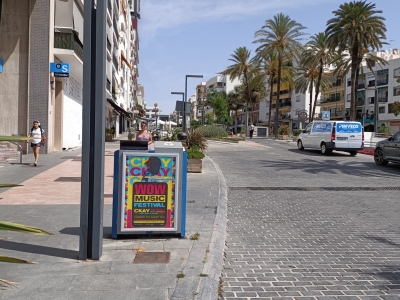Mupi publicitario de 100x70 cm en San Pedro de Alcántara, Málaga