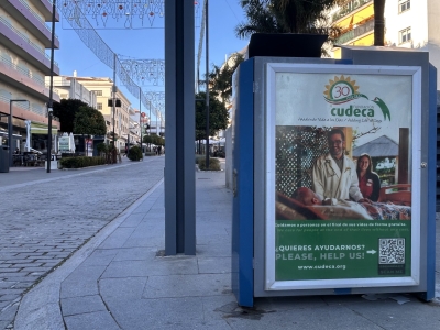 Mupi publicitario de 70x100 cm en San Pedro de Alcántara, Málaga